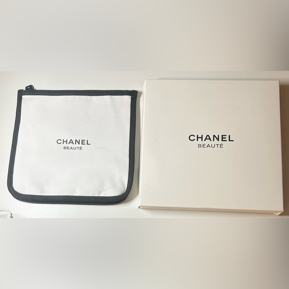 Chanel Beauté White & Black Cosmetic Pouch GWP NWB - Picture 2 of 16